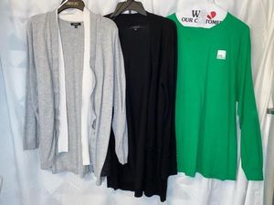 lot 412 image: Womens Clothes