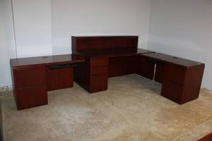 lot 10 image: Novikoff Office Desk 3-Part Piece with Dual Swinging Keyboard Trays