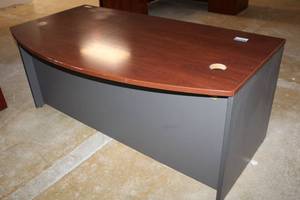 lot 11 image: Curved Front Laminate Top Office Desk with Gray Base