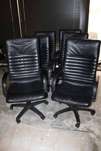 lot 27 image: 6 Black Executive Chairs by nienkamper as shown