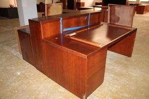 lot 60 image: Office Desk Ensemble
