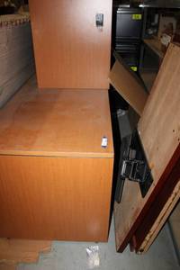 lot 86 image: Desk and Desk Panels as shown