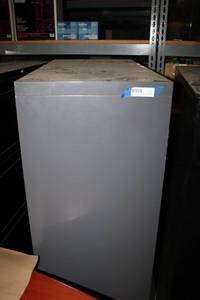 lot 95 image: Grey 4-Drawer File Cabinet