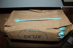 lot 136 image: Box of Plastic Back Scratchers
