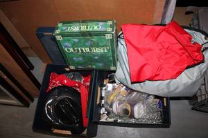 lot 164 image: Cowboy and Hollywood Party Supplies, Outburst Board Game, Canvas Bags