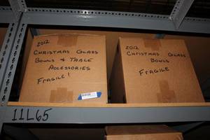 lot 167 image: 2 Boxes of Christmas Glass Bowls and Table Accessories