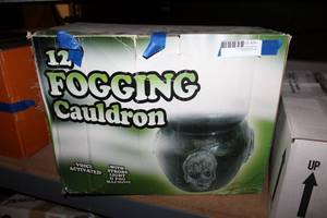 lot 291 image: 12 Fogging Cauldron