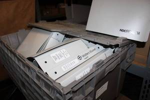 lot 295 image: Tub of White Flexible Binders