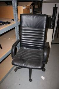lot 300 image: Black Rolling Office Chair