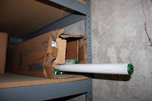 lot 371 image: Fluorescent Light Bulbs