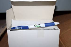 lot 368 image: Box of Promotional Pens and Sticky Pads