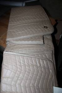 lot 398 image: 3 Elevator Pads