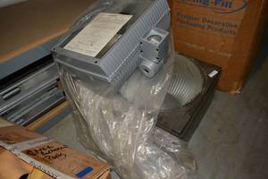 lot 450 image: Building Supplies Flood Light, KIM Flood Light, see pictures