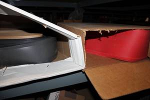 lot 461 image: Building Supplies Rubber Bases - Red and Black