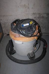 lot 465 image: Rigid 12 Gallon Shop Vac - No Hose, Has Attachments