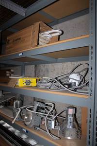 lot 475 image: GE Fluorescent U-Shaped Lights,
