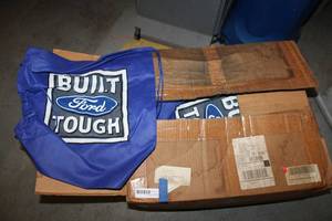 lot 511 image: Box of Built Ford Tough Drawstring Bags