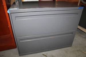 lot 525 image: 2-Drawer Lateral File Cabinet as shown