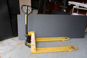 lot 528 image: Pallet Mule 5000 Lb. Capacity Pallet Jack