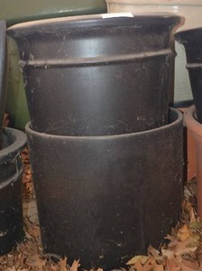 lot 570 image: 3 Planters