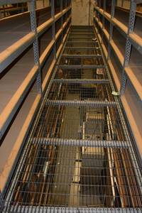lot 262 image: Grated Flooring - 6 Sections 2x142( PICTURE MAY NOT BE EXACT GRATING)