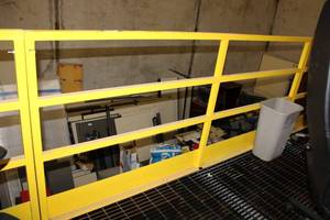 lot 270 image: 1 Section of Yellow Railing - 10x4x2 each