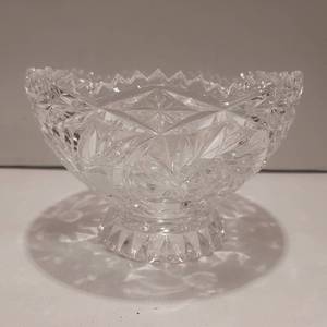 lot 32 image: 6 American Brilliant Cut crystal footed candy dish
