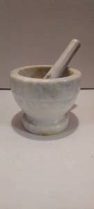 lot 39 image: Marble Mortar and Pestle