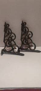 lot 48 image: Two vintage wrought iron shelf brackets