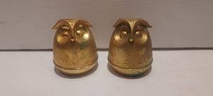 lot 51 image: Vintage set of Napier Owl salt and pepper shakers