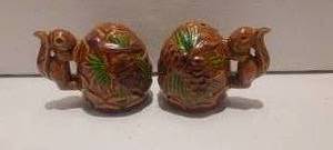 lot 53 image: Vintage acorn with squirrel ceramic salt and pepper shakers