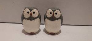 lot 57 image: set of vintage ceramic owl salt and pepper shakers