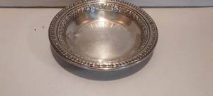 lot 104 image: Vintage Reed & Barton #1201 6 Silver plate Bowl