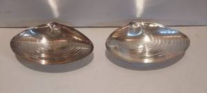 lot 105 image: 2 Vintage Victoria silver plate 6 clam shell dishes