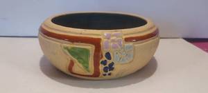 lot 129 image: MCM 8 hand painted glazed clay potting bowl