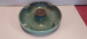 lot 137 image: Vintage Hyde Park ceramic ashtray monogramed with B