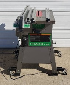 lot 11 image: Hitachi C10FL 10 Blade, 15-Amp Table Saw