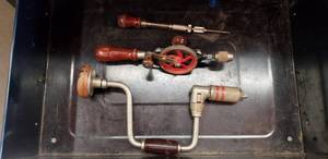lot 27 image: Lot of 3 Vintage Hand Tools.  Craftsman Hand Crank Drill, Millers Falls No 5A Hand Drill, Millers Falls No 670A Spiral Ratchet Screwdriver