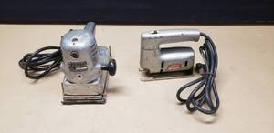 lot 29 image: Lot of 2 Vintage Power Tools, Black & DEckerHeavy-Duty Finishing Sander & ShopCraft Sabre Saw Model 9152T2