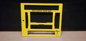 lot 46 image: Lumber Lok Plate Vise