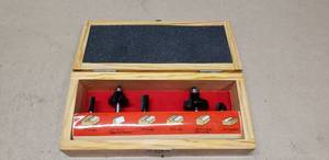 lot 53 image: Skil Router Bit Set w Wooden Case