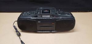 lot 86 image: Vintage RCA Digital Boombox CDAMFMCassette, Model RP-7946A