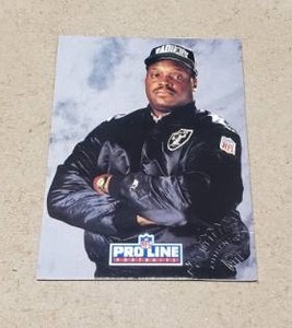 lot 113 image: 1991 NFL Pro Line Portraits Art Shell Autographed Card