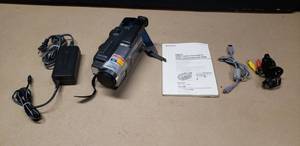 lot 144 image: Sony Handycam Video Hi8 Camcorder, Model CCD-TRV58 wAccessories