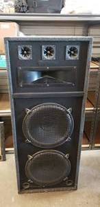 lot 94 image: Q Power Speaker Dual 15 Subs, Measures 51x 21x16
