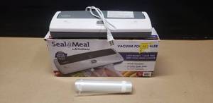 lot 184 image: FoodSaver Seal A Meal