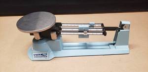 lot 191 image: VWR Education 610g Scale