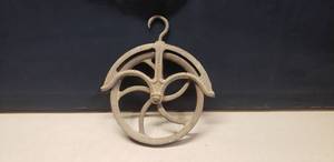lot 196 image: Antique Well Pulley, 13