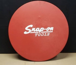 lot 207 image: Large 30 Snap-on Tools Wall Sign