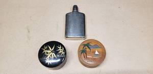 lot 230 image: Lot of Vintage Souvenirs
